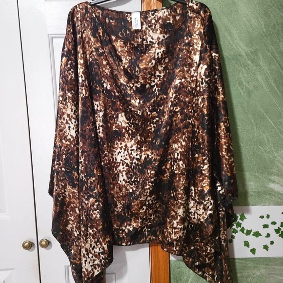 Animal print oversized top.  One size. - Picture 1 of 2